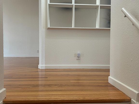 4th image of 255 Molimo Dr