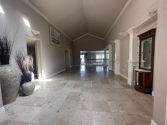 3rd image of 1915 Sheridan Pl