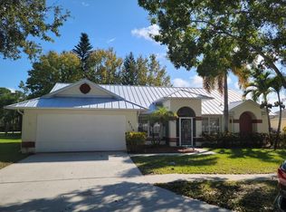 8226 Sandpine Cir, Port Saint Lucie, FL 34952