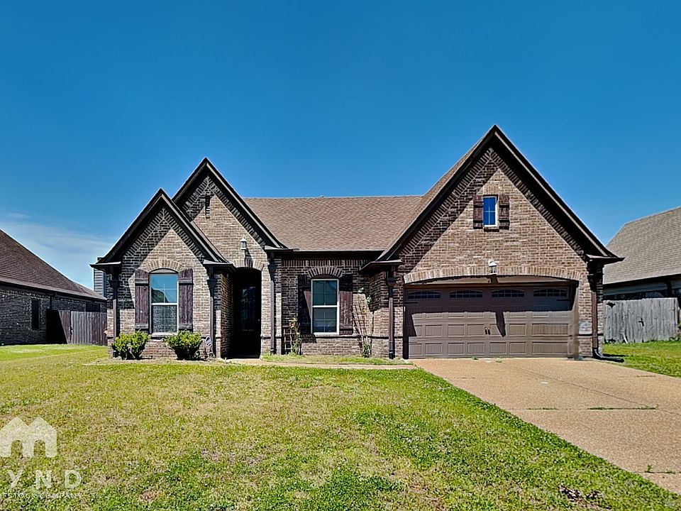 1st image of 40 Whispering Creek Cv