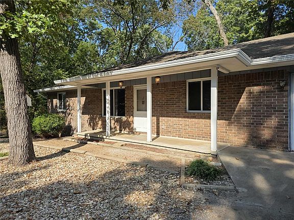 2nd image of 40 Dulverton Dr