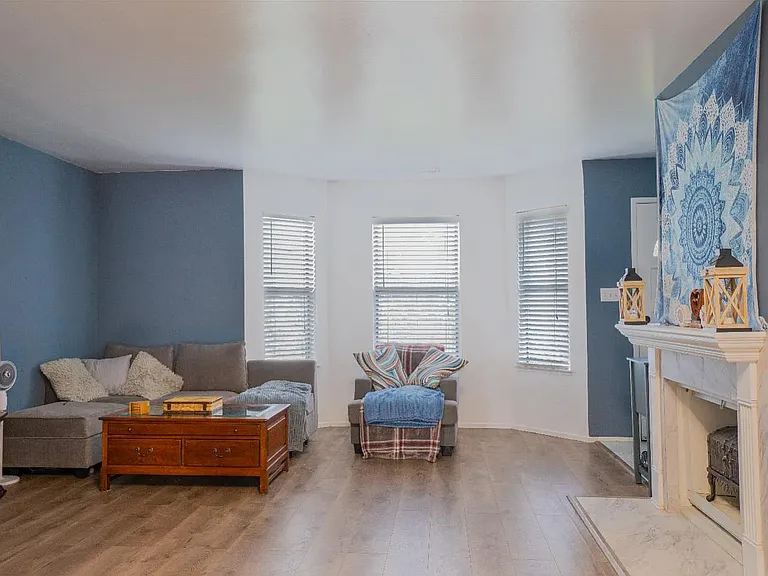 730 E Military St — Photo 3