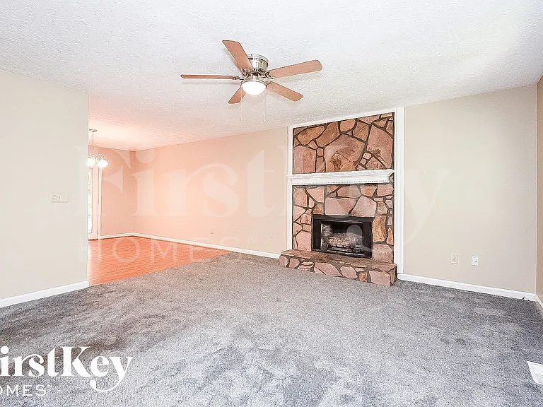 3954 Rock Mill Pkwy — Photo 5