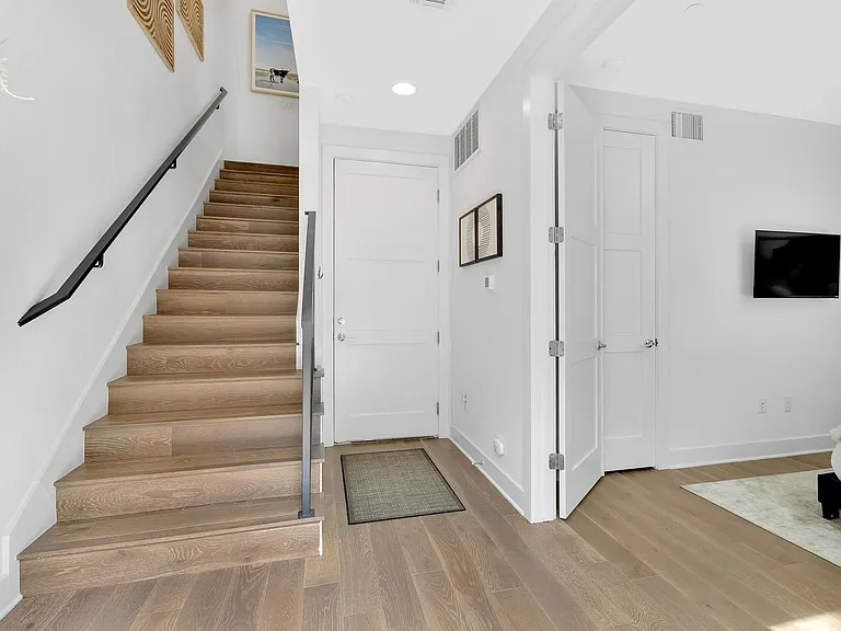 1008 Concordia Ave — Photo 8