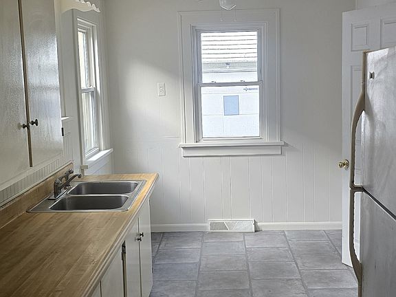 4th image of 1753 Talbot St