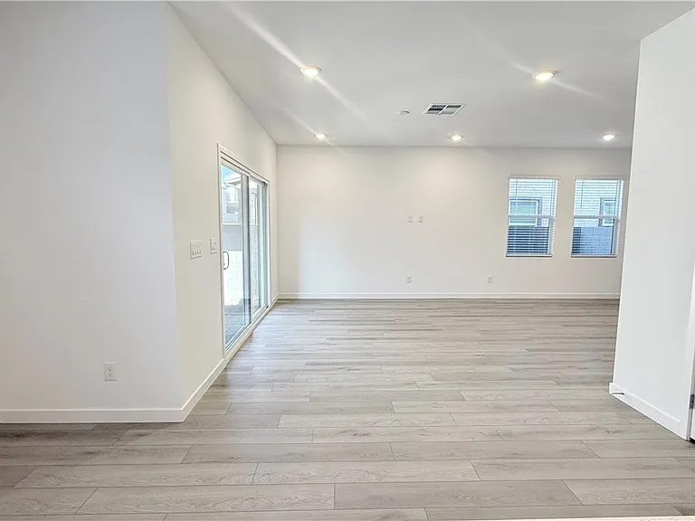 8388 Caldera Hills Ave — Photo 8