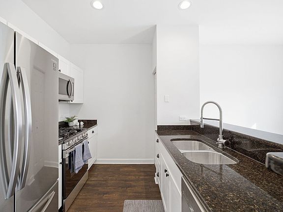 5th image of 140 Enclave Cir Unit C