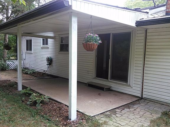 3rd image of 2310 Hilldale Dr
