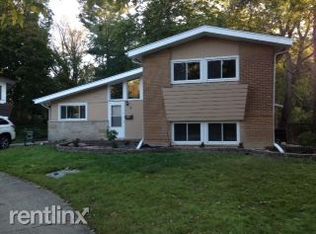 4 Chestnut Ct, Park Forest, IL 60466