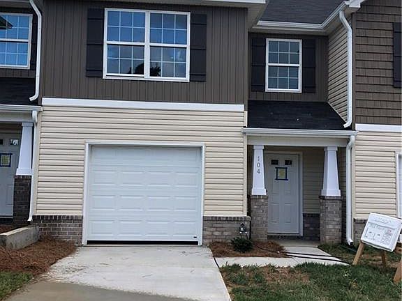 3rd image of 104 Crepe Myrtle Ln #3-MOM