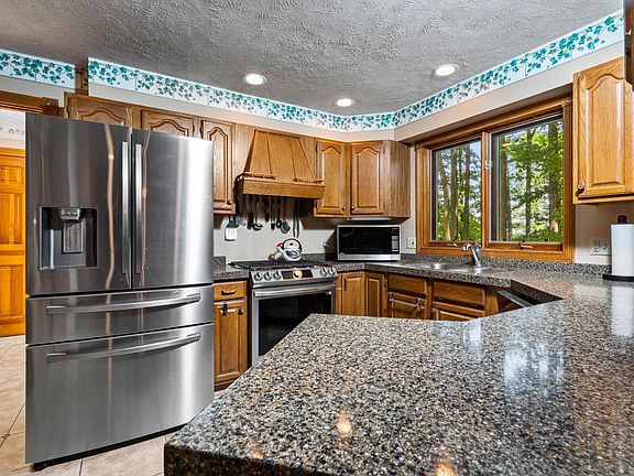 2nd image of 3182 Silver Hills Ln
