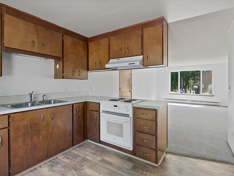 9012 Pipeline Rd E #7 — Photo 6