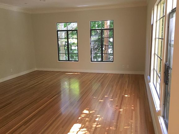 3rd image of 8421 Fountain Ave #B