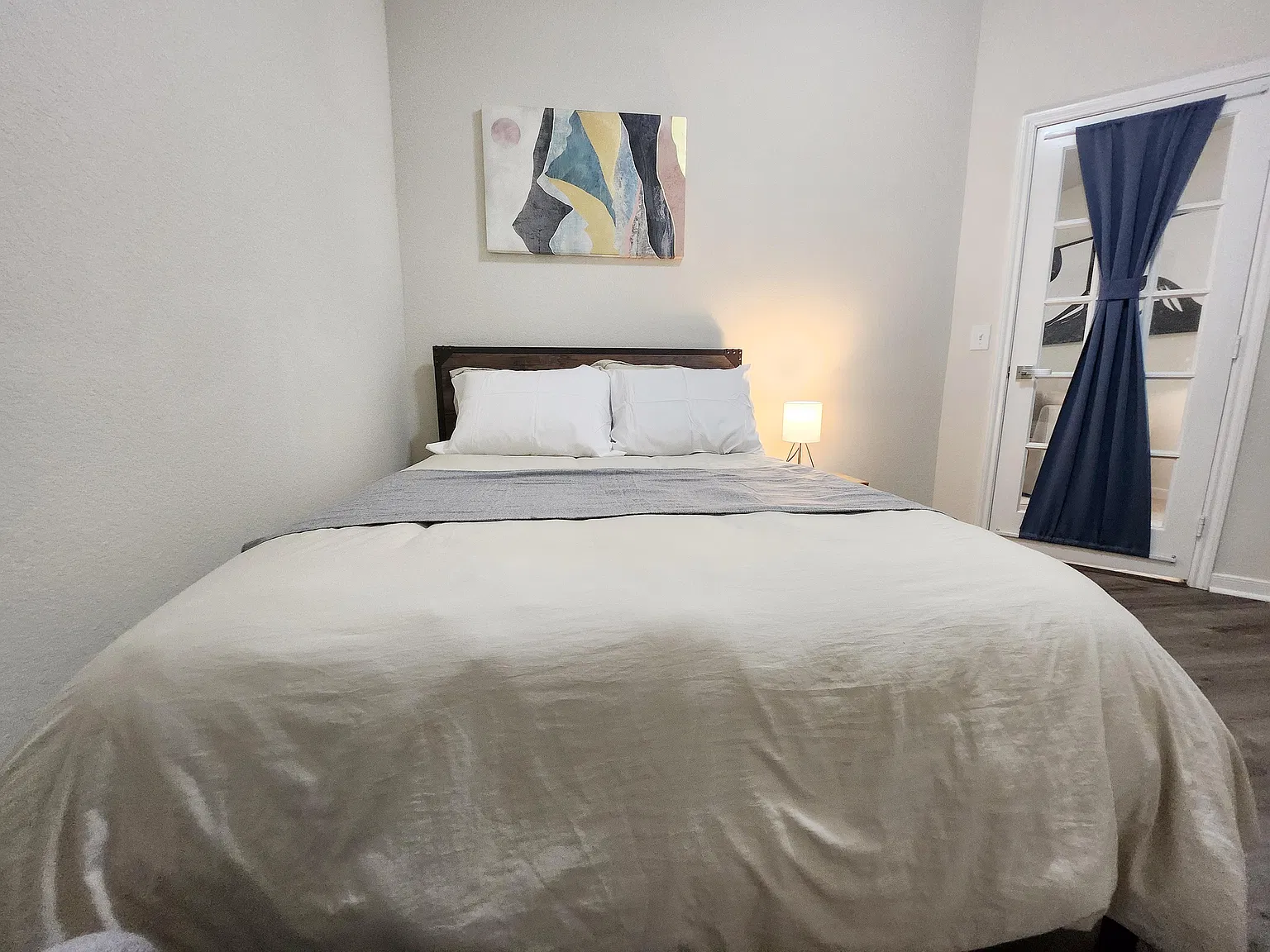 4 bed, 2.0 bath, 2200 sqft, $745 — Photo 4