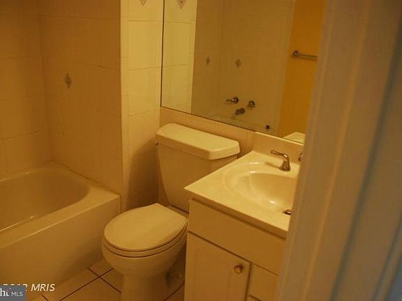 5th image of 2005 Coleridge Dr #13303
