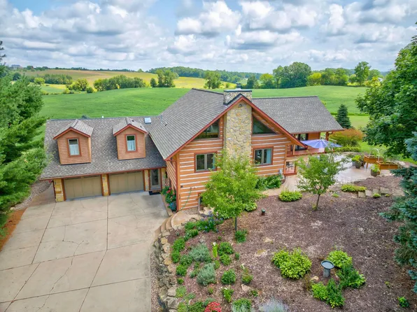 8430 Messerschmidt Dr, Verona, WI 53593