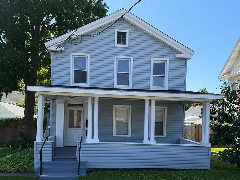 29 Railroad Ave #2 — Photo 1