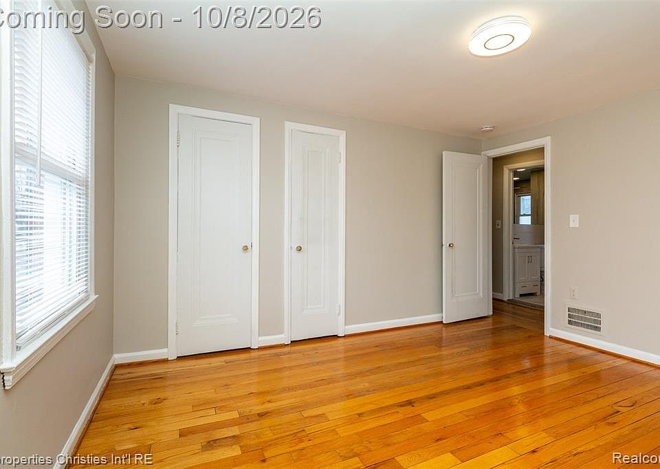 1225 E 4th St, photo 17