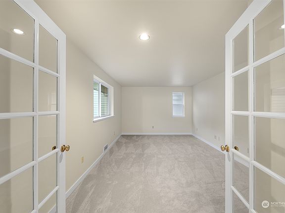 5th image of 1353 Rainbow Lane