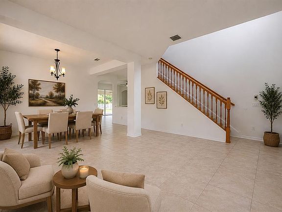 3rd image of 4716 MAPLETREE LOOP