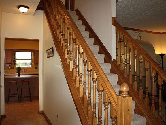 2nd image of 4737 Cherry Glen Dr