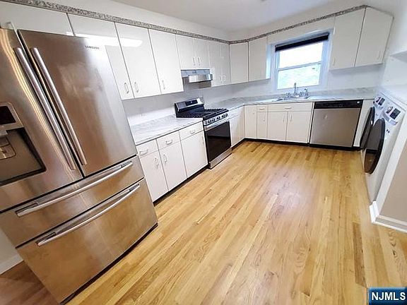 5th image of 1268 Anderson Ave Floor 2