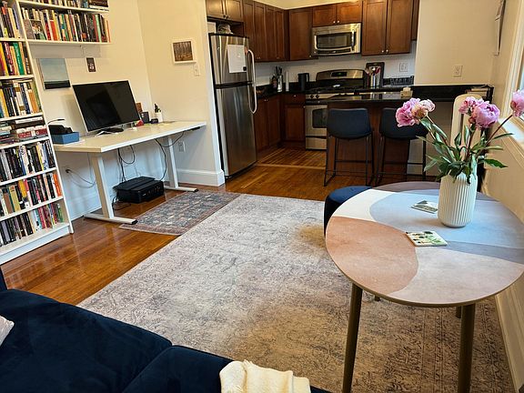 5th image of 1415 Girard St NW APT 404