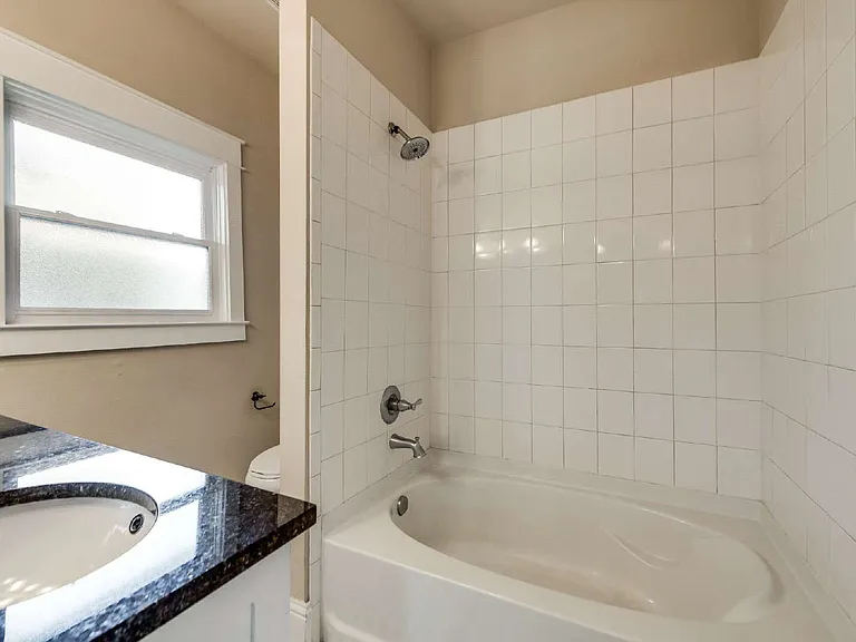 1318 Fairmount Ave — Photo 15