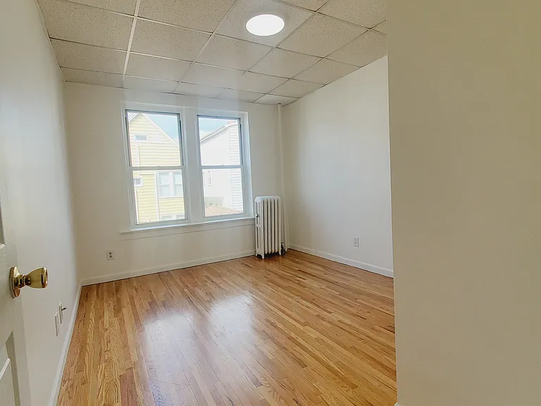 179 W 48th St #7R — Photo 3