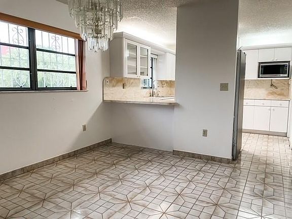 Dining room.