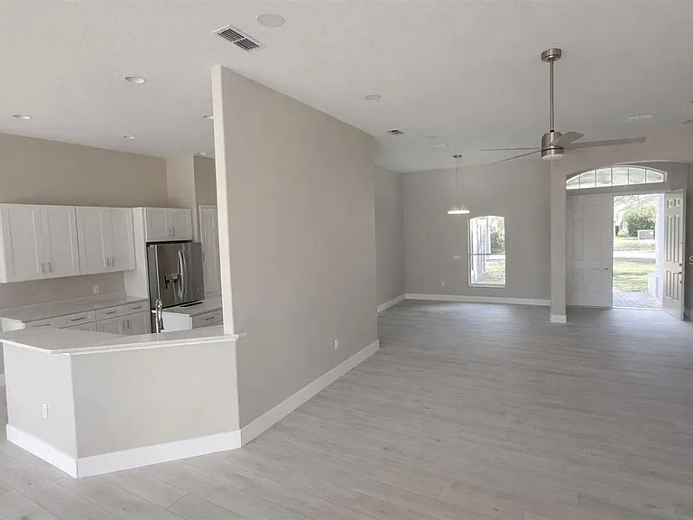 3504 Valleyview Dr — Photo 3