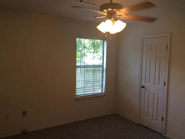 2050 E Farr Ln — Photo 13