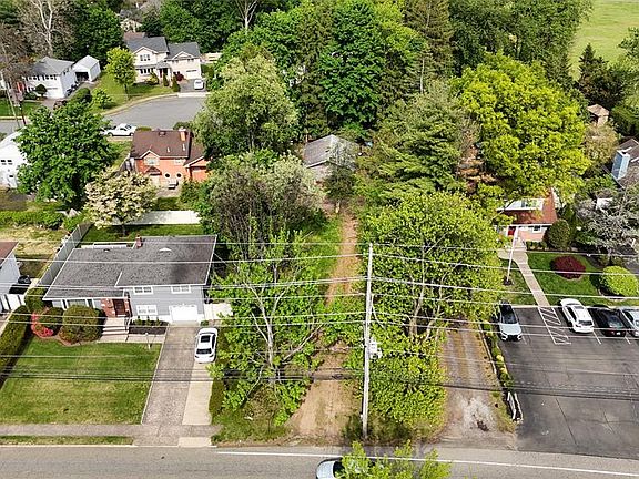 5th image of 3-23 Saddle River Rd