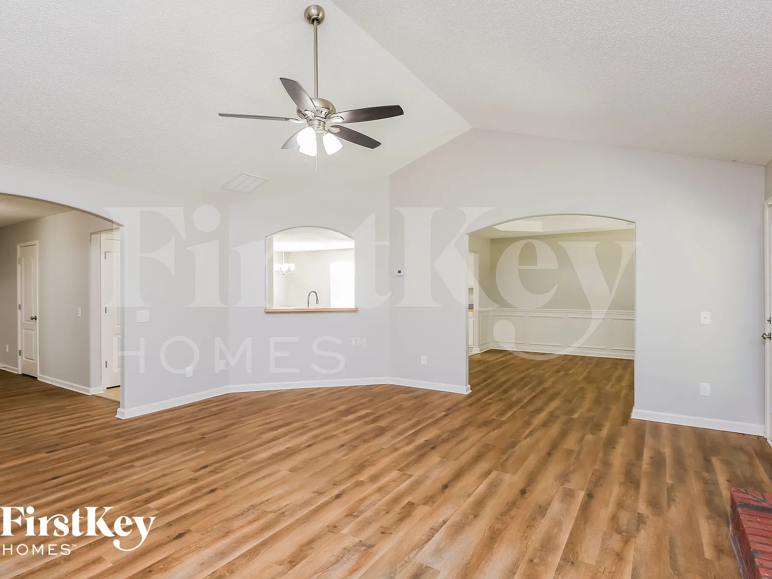 3 bed, 2.0 bath, 1976 sqft, $1,785 — Photo 3