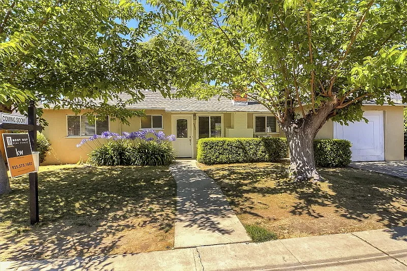 3824 Princeton Way photo 1