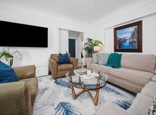 152 E Plymouth St, Long Beach, CA 90805