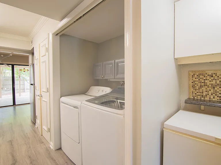 7908 Horse Chestnut Ln #7908 — Photo 24