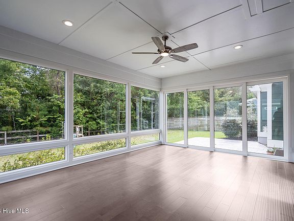 5th image of 935 Baldwin Park Drive