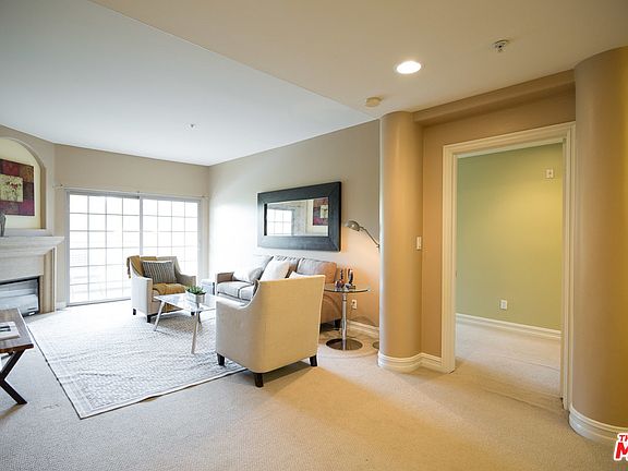 3rd image of 4601 Coldwater Canyon Ave Unit 204