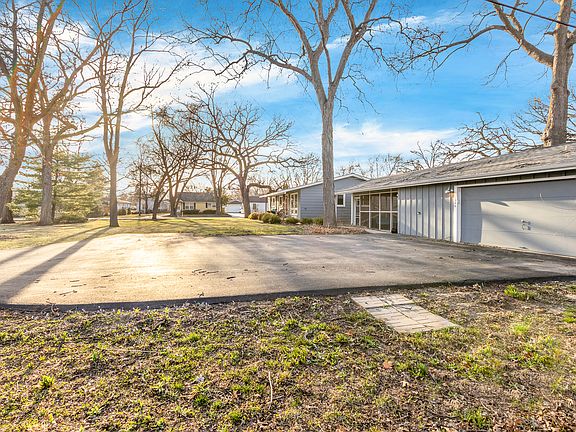 3rd image of 1246 Pinewood Dr