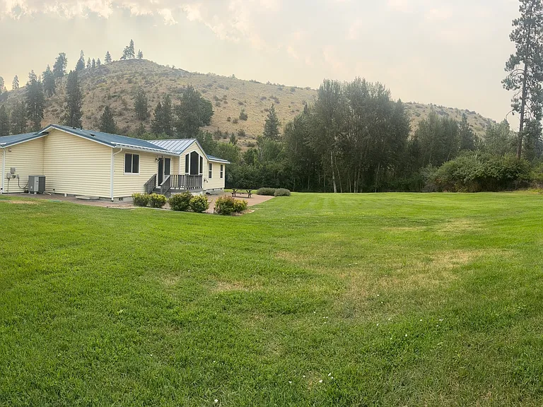 39 Peacock Ln — Photo 27