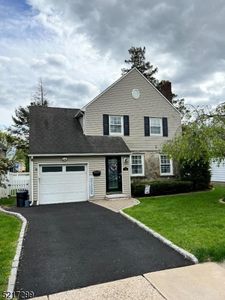 16 Haines Dr, Bloomfield, NJ, 07003