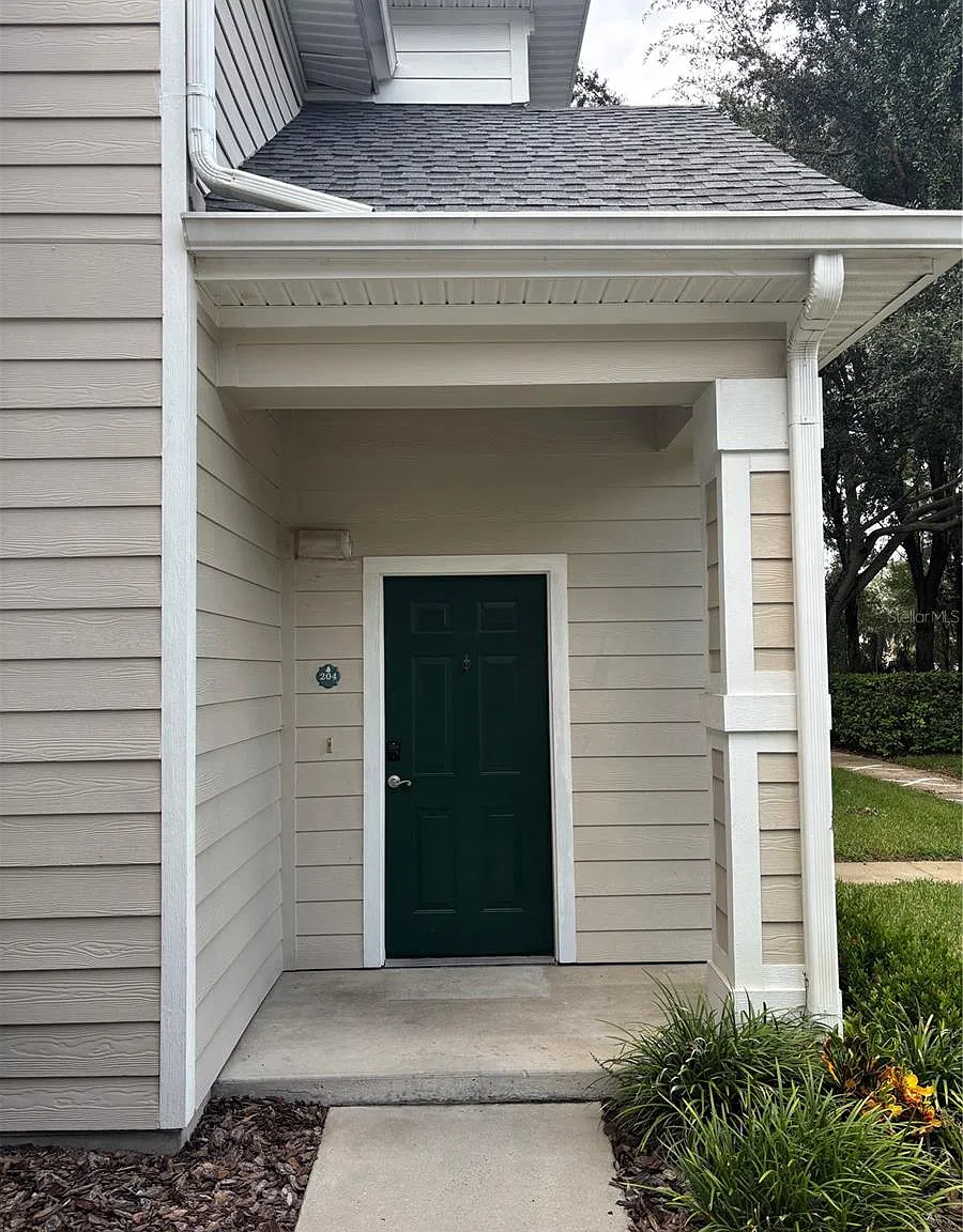 3 bed, 1453 sqft, $2,300 — Photo 1