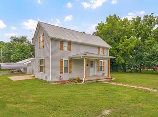 933 S Rinker Ave, Aurora, MO 65605