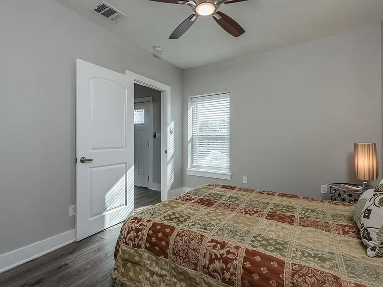 2326 Deadwood Dr #B — Photo 11
