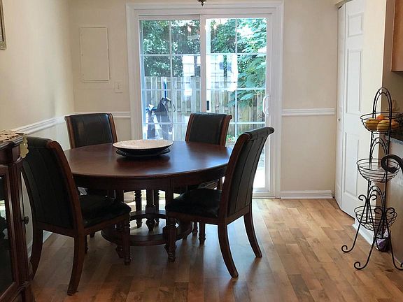 4th image of 306 Surry Ln
