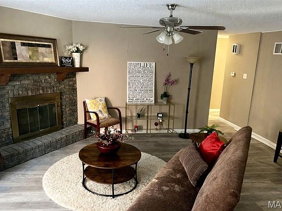 3rd image of 11870 Hidden Lake Dr
