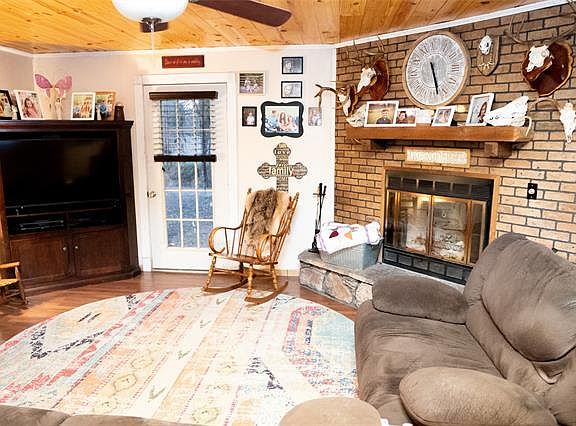4th image of 854 County Road 4777