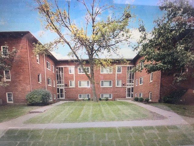 1st image of 100 Grandview Ct