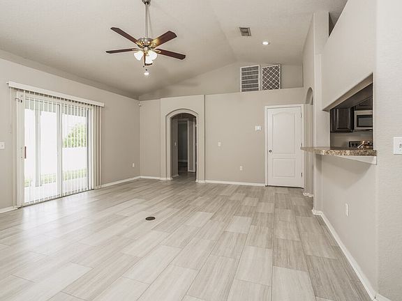 4th image of 5075 Ashwood Dr